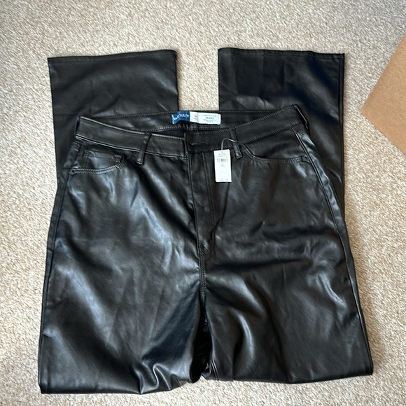 NWT! Women's Higher High-Waisted Faux-Leather Cropped Flare Pants - 14 Tall💛 - Picture 8 of 8